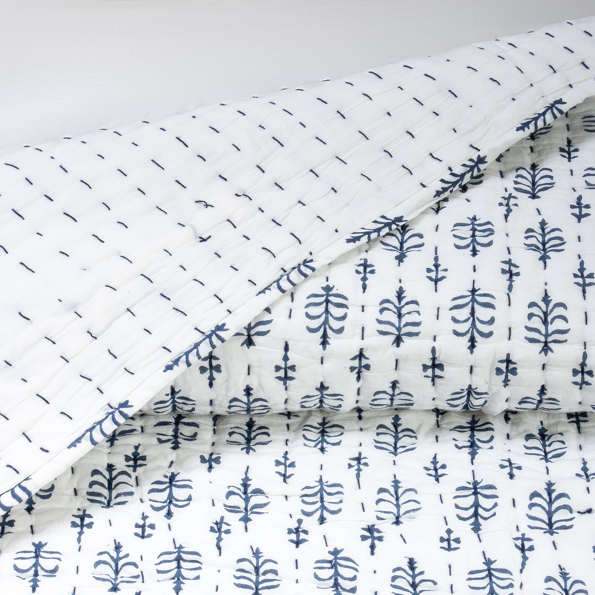Booti Hand Block Print Kantha Quilt Blanket - Image 2