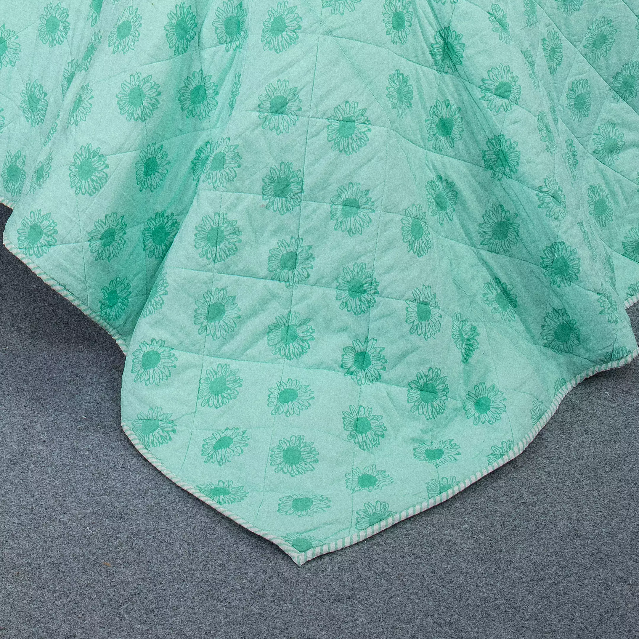 Indian Green Floral Block Printed Cotton Reversible Machine Quilt - Image 3