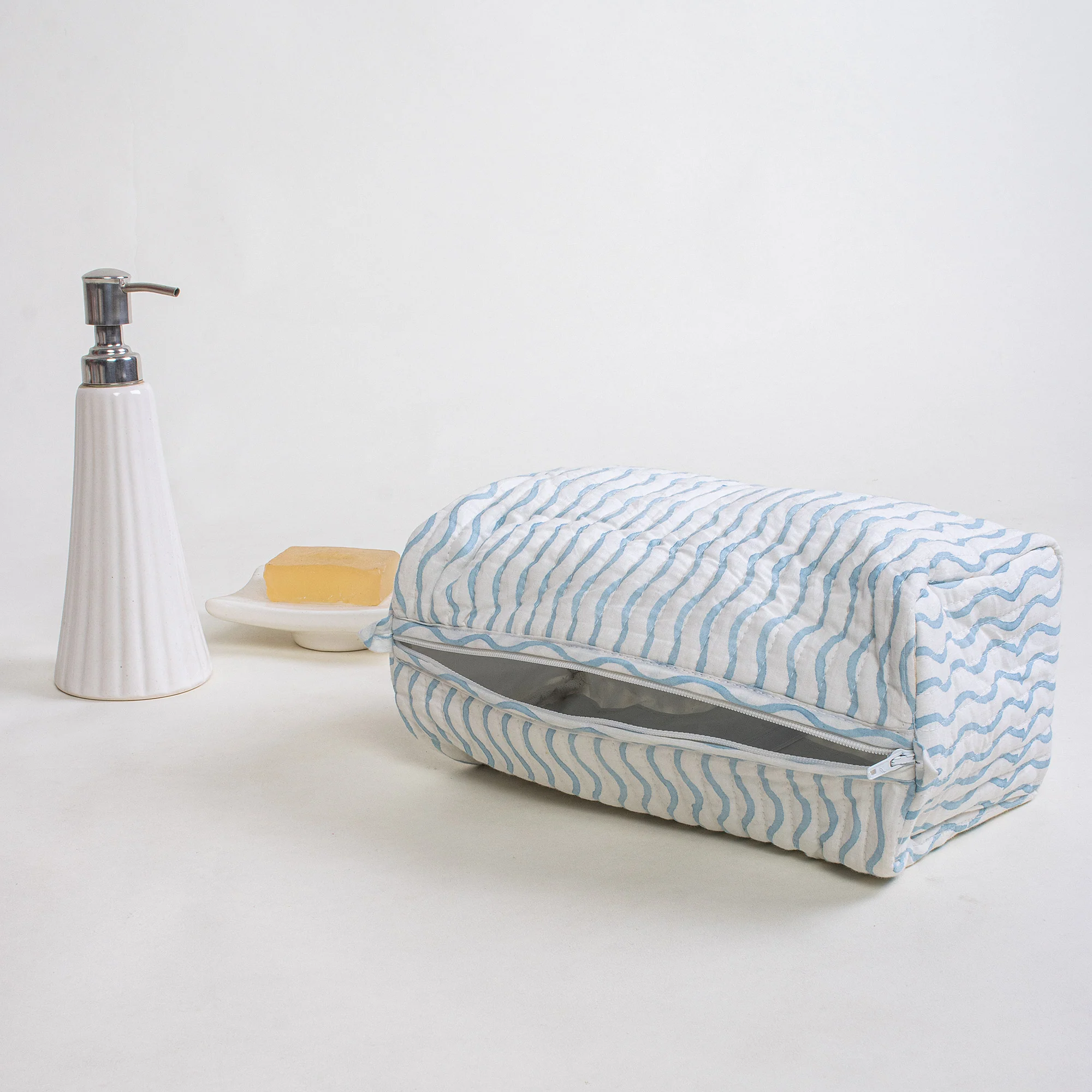 Natural Hand Block Printed Set of 3 Toiletry Bag Pouch with Pocket - Image 3
