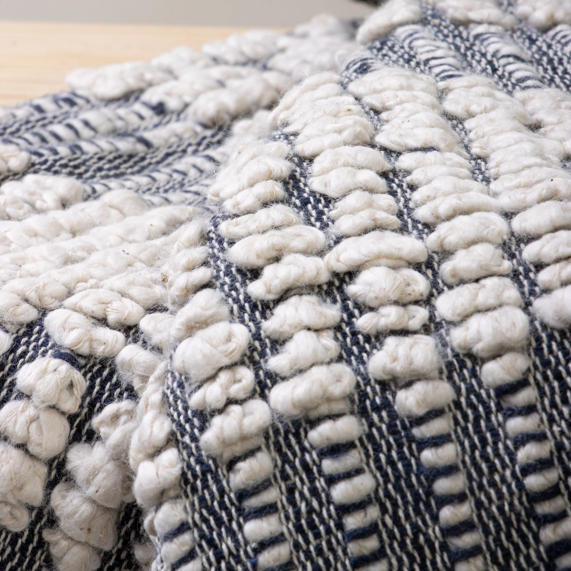 Pure Cotton Woven Throw Blanket for Home Decor - Image 4
