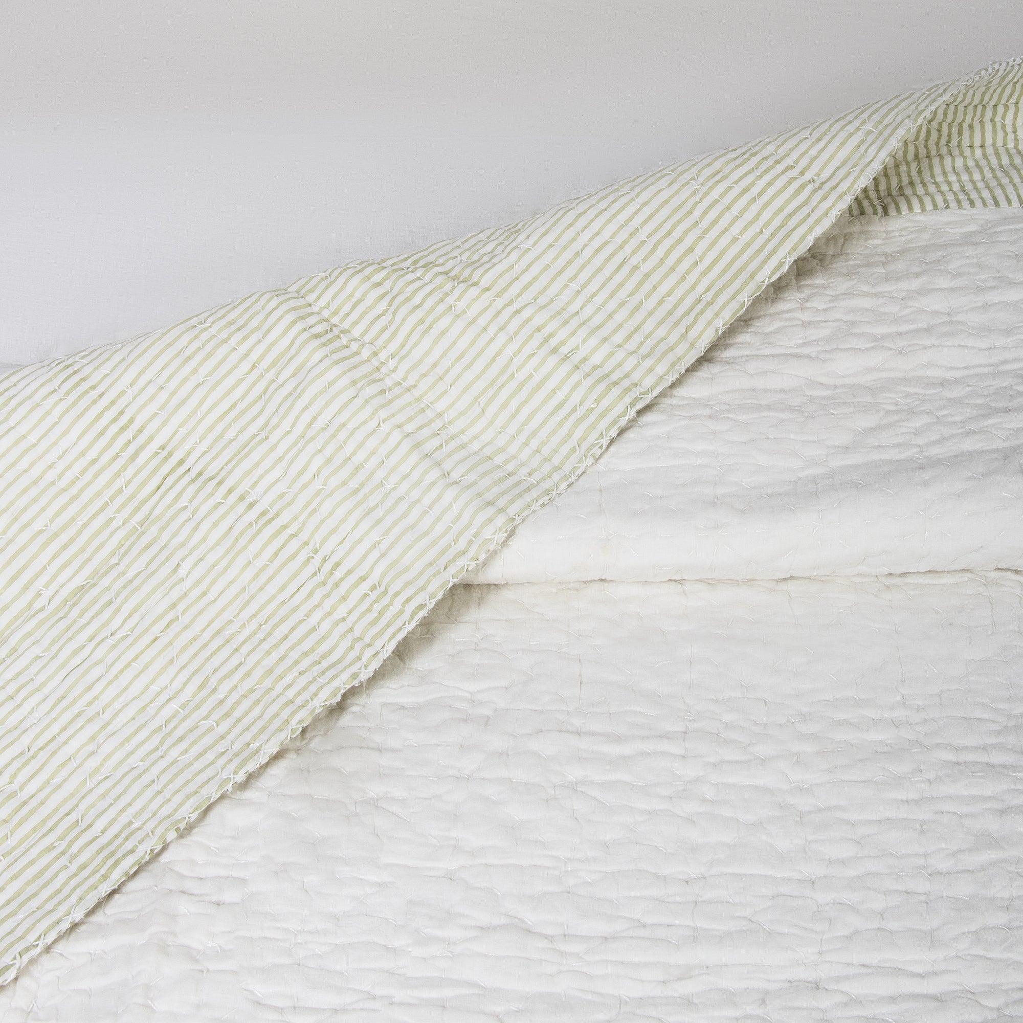 Solid Cotton Kantha Quilt – Hand-Stitched Indian Handmade Blanket - Image 4
