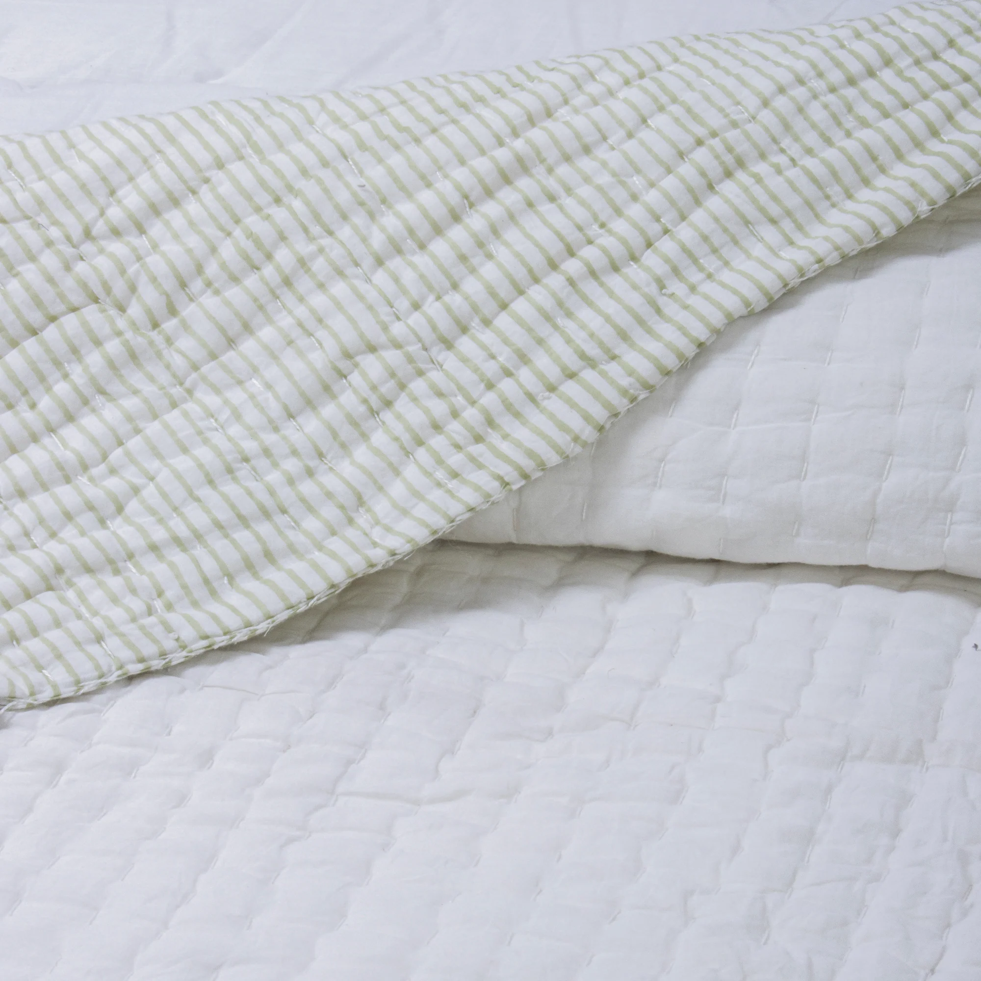 Luxurious White Hand Stitched Cotton Kantha Quilt Blanket - Image 4