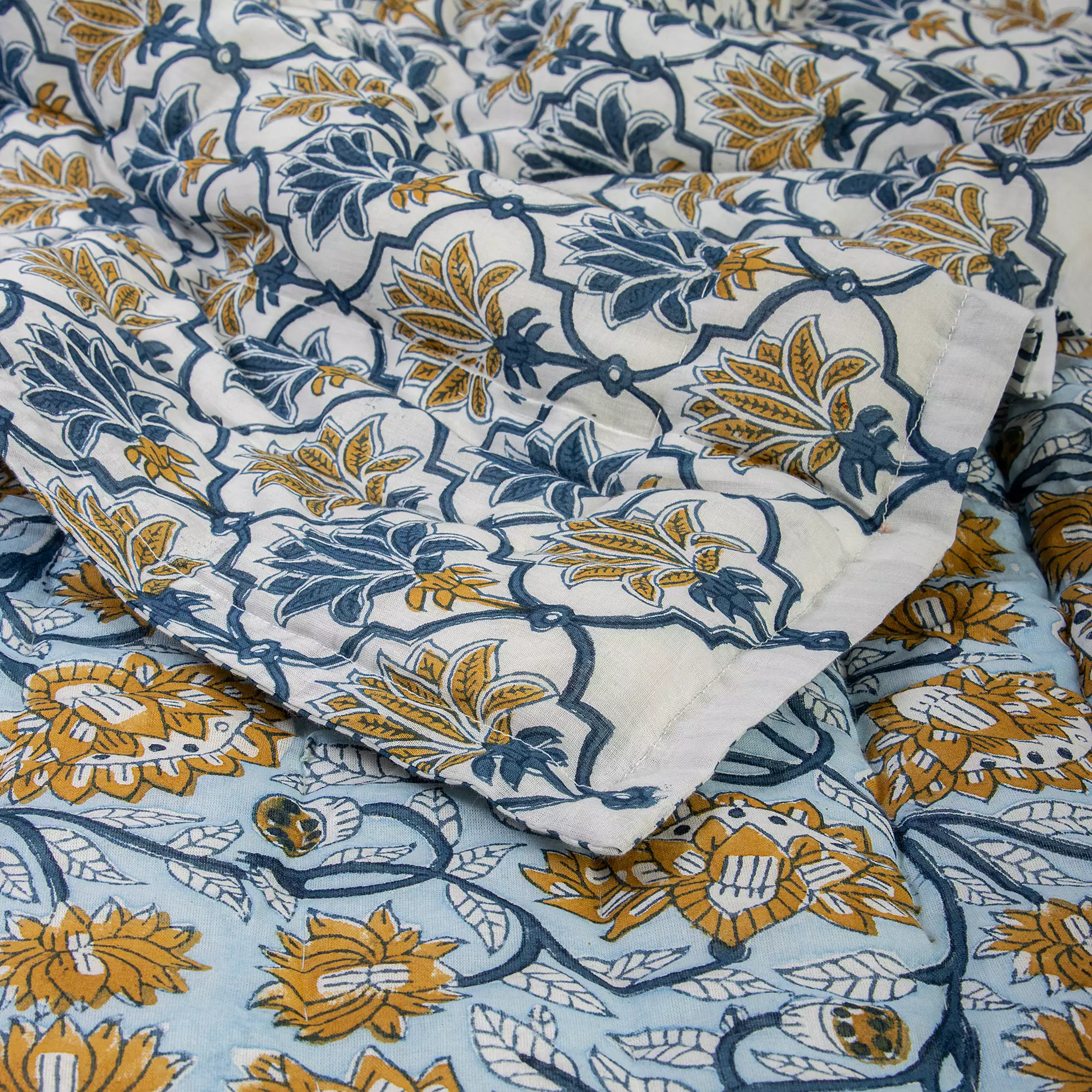 Multi Floral Reversible Hand Block Printed Cotton Jaipuri Razai - Image 4