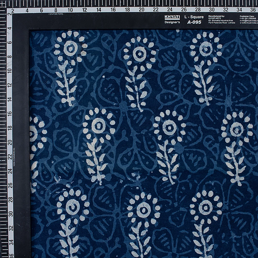 Natural Hand Dyed Indian Floral Printed Indigo Blue Fabric for Dress