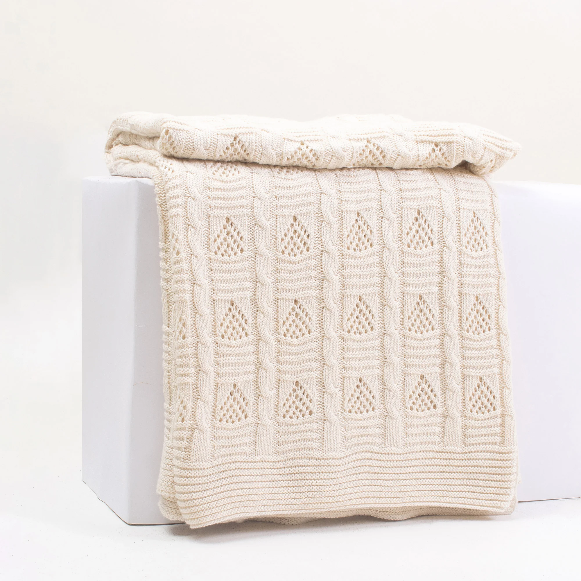 Premium Handmade Best Knitted Throw Blanket - Image 4