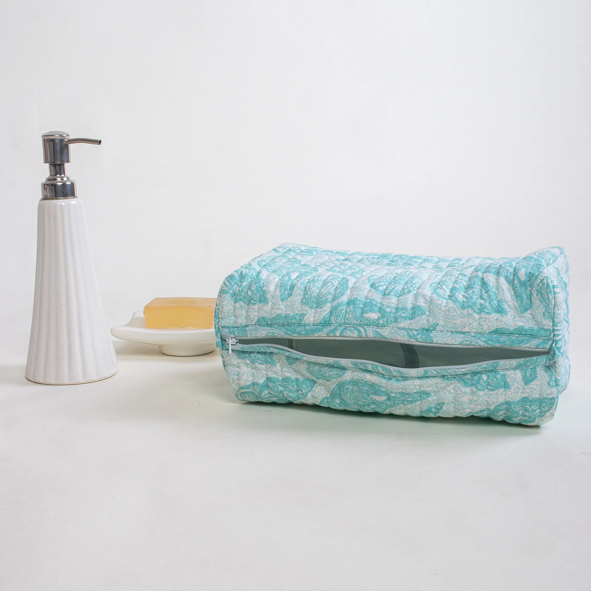 Light Weighted Block Printed Set of 3 Handmade Toiletry Bag for Travel - Image 3