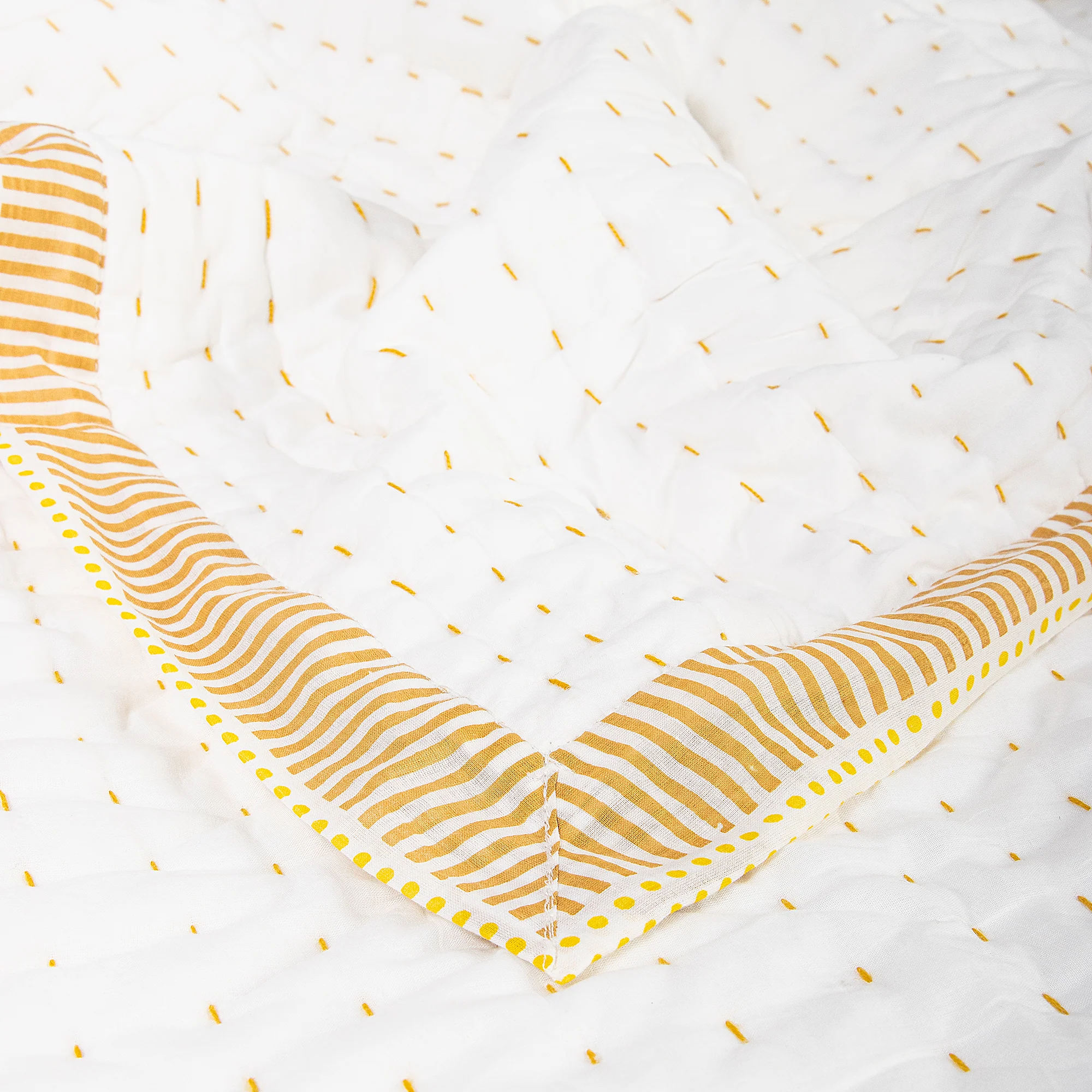 Premium White Handmade Cotton Kantha Quilt Blanket - Image 5