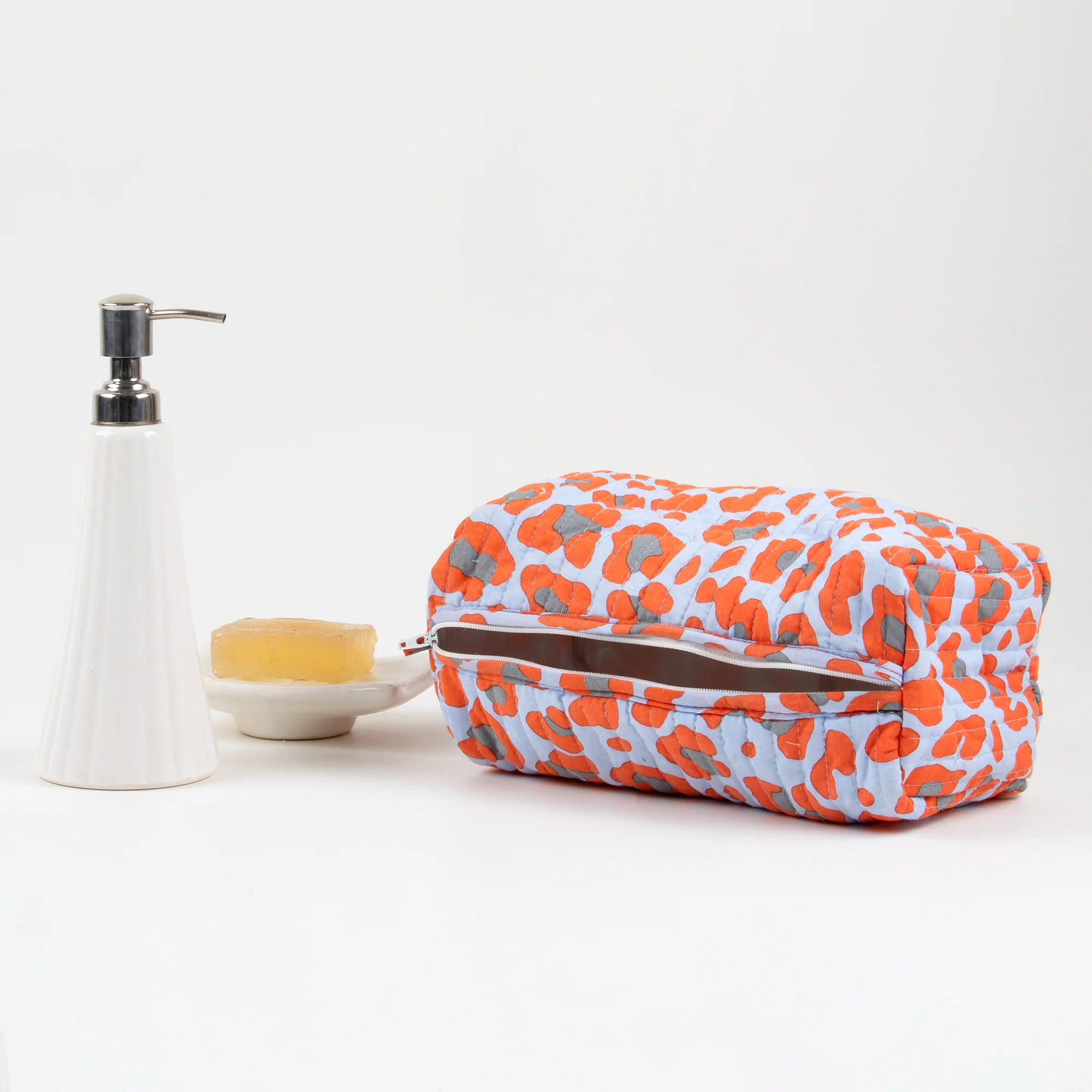 Block Printed Set of 3 Women's Toiletry Pouch With Pockets - Image 3
