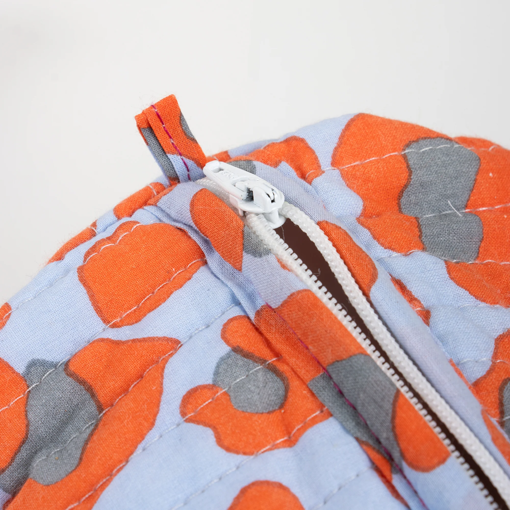 Block Printed Set of 3 Women's Toiletry Pouch With Pockets - Image 5